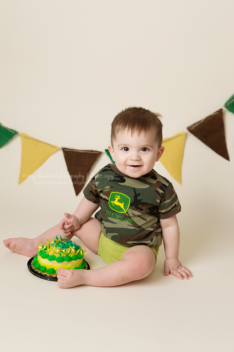 omaha one year old cake smash photographer