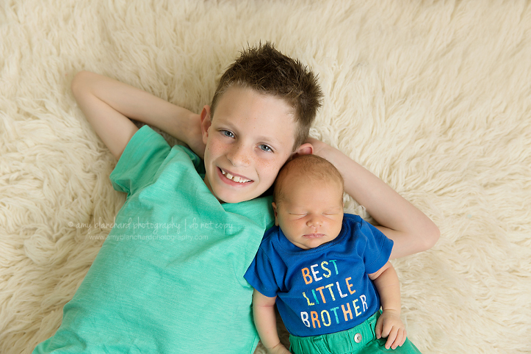 omaha newborn sibling photographer