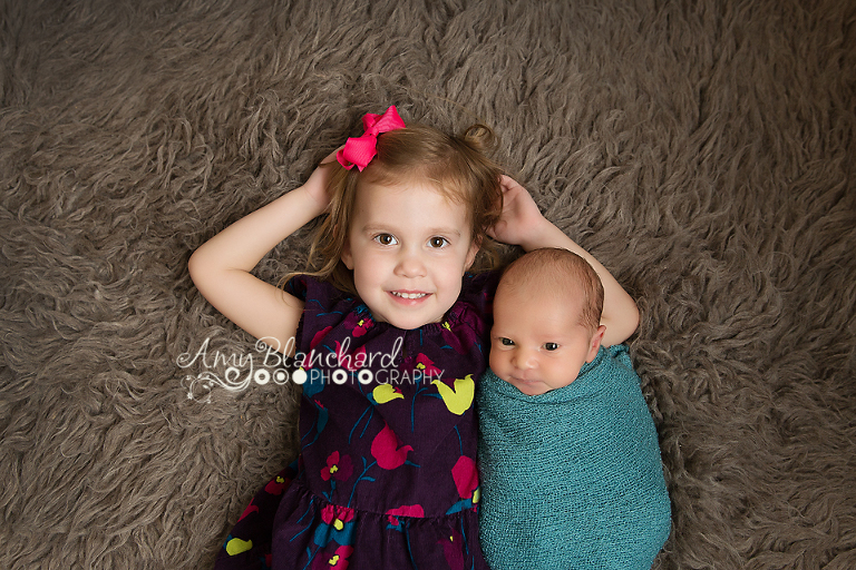 sibling-newborn-baby-omaha-photography