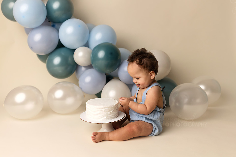 Cake Smash Photographer First Birthday Photography Studio session Omaha Nebraska